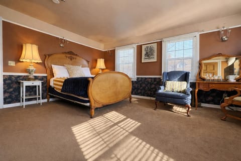 Cecil Bacon Manor Bed and Breakfast in Capitol Hill