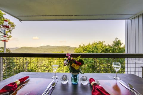 Breathtaking Highlands Condo with Mountain View Apartment in Highlands