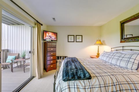 Breathtaking Highlands Condo with Mountain View Apartment in Highlands