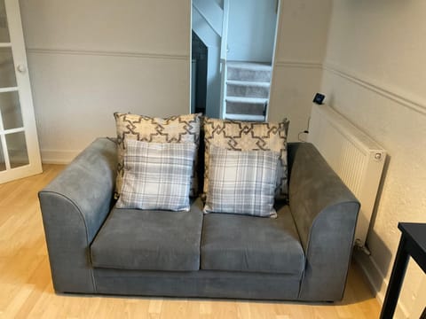 Glenashdale 28 A 1/R Boyd Street Largs KA308LE Apartment in England