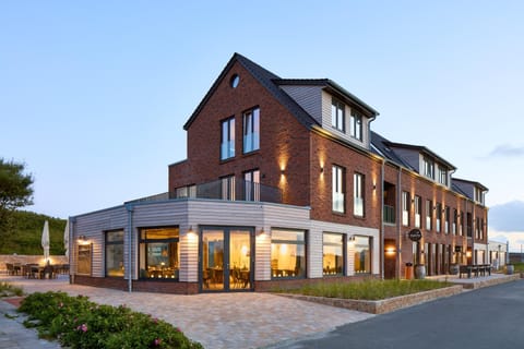Property building, Restaurant/places to eat