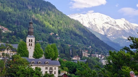 Nearby landmark, Spring, Day, Natural landscape, Mountain view