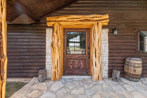 Guadalupe Bluff Log Cabin Cabin in Kerrville