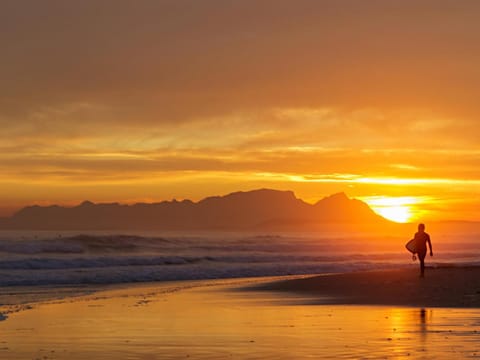 Property building, Natural landscape, Beach, Landmark view, Sea view, Sea view, Sunset