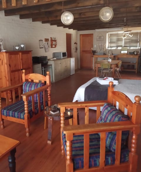 PurePlaas Self catering Volmoed Oudtshoorn Klein Karoo Apartment in Western Cape