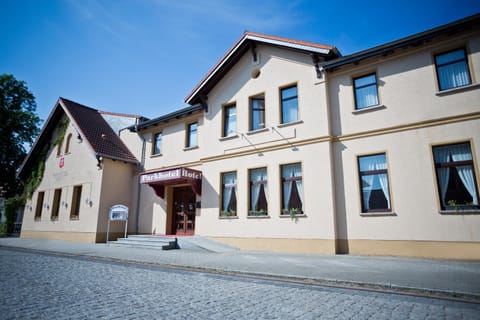 Facade/entrance