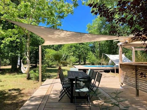 Patio, Dining area, Garden view