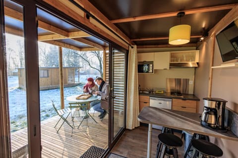 Patio, People, Winter, Dining area