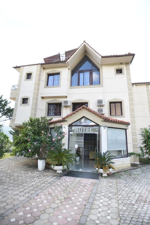 Property building, Facade/entrance, Day
