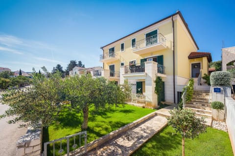 Property building, Garden