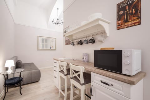 Dining area, kitchen