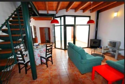 Living room, fireplace, fireplace