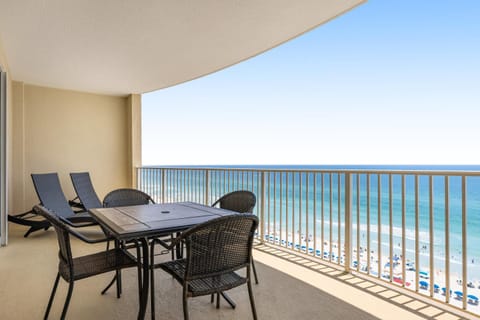 PARKING INCLUDED-Beachfront 2BD Ocean Villa! Gorgeous Amenities, Private Complex House in Long Beach