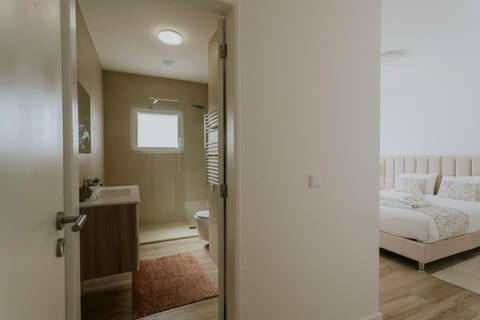 Bathroom, Photo of the whole room