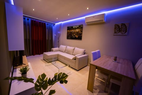 Lounge or bar, Dining area