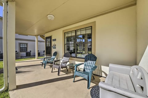 1st-Floor Resort Condo in PCB - Walk to Beach! Apartment in Panama City Beach