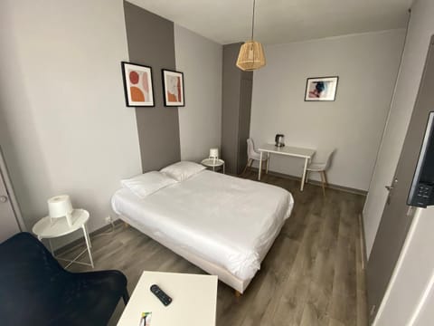 Le Relais de la Gare Capsule hotel in Dole