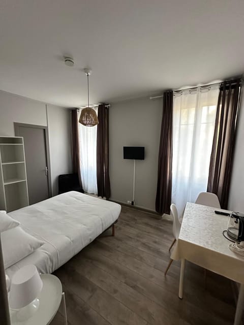 Le Relais de la Gare Capsule hotel in Dole