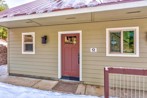 Devonshire - Aberdeen House in Yosemite Park Way