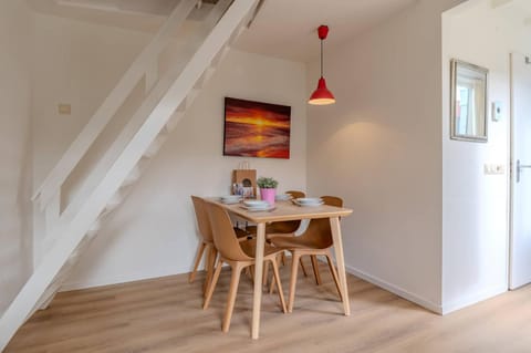 Hello Zeeland - Vakantiehuis Beatrixstraat 27A Apartment in Domburg