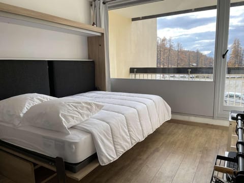 Studio rénové au pied des pistes, balcon ouest, 4 couchages à Montgenèvre - FR-1-330D-129 Apartment in Montgenèvre