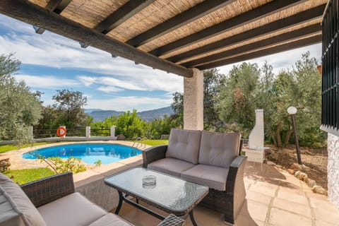 Property building, Natural landscape, Garden, View (from property/room), Balcony/Terrace, Garden view, Mountain view, Pool view, Swimming pool, sunbed
