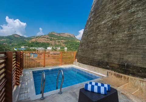 Day, Natural landscape, Mountain view, Pool view, Swimming pool, towels