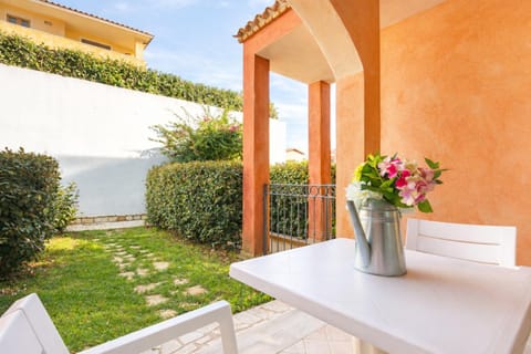 Patio, Day, Natural landscape, View (from property/room), Balcony/Terrace, Living room, Dining area, Garden view