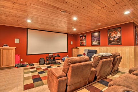 Cabin with Fire Pit and Movie Room, 1 Mi to Lake Cabin in Breezy Point