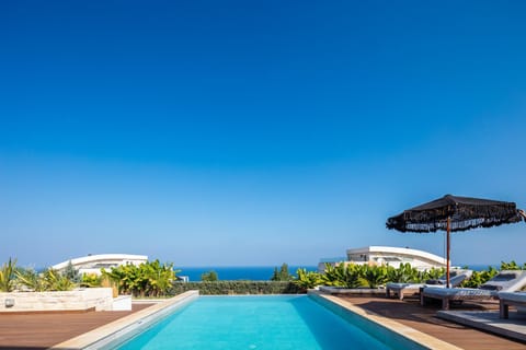 Sea view, Swimming pool, Swimming pool, sunbed