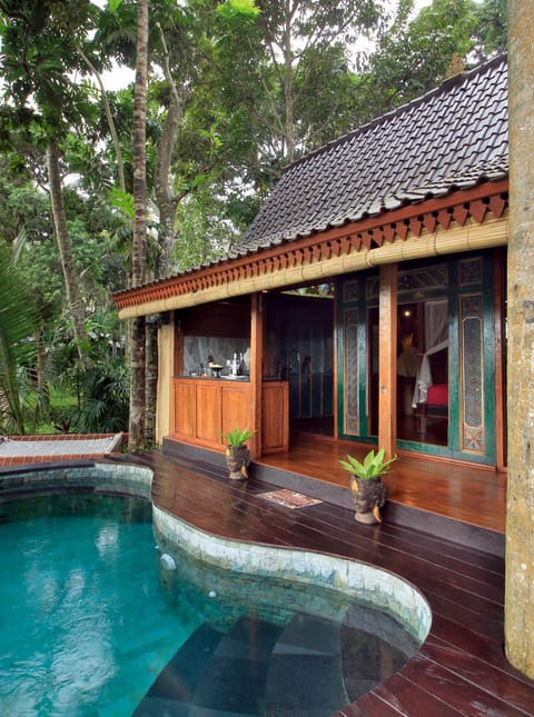 Property building, View (from property/room), Balcony/Terrace, Pool view, Swimming pool, Swimming pool