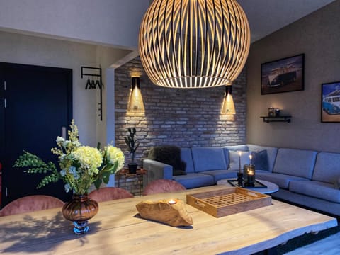 Living room, Decorative detail, Seating area, Dining area