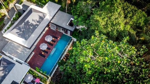 Property building, Natural landscape, Bird's eye view, View (from property/room), Pool view, Swimming pool, Parking, internet, sunbed