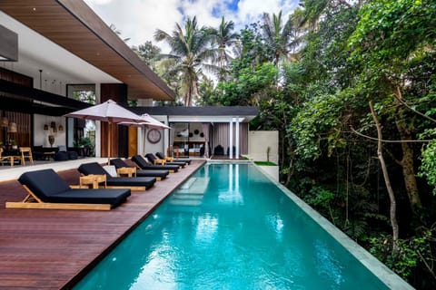 Property building, Day, Natural landscape, View (from property/room), Garden view, Pool view, Swimming pool, sunbed