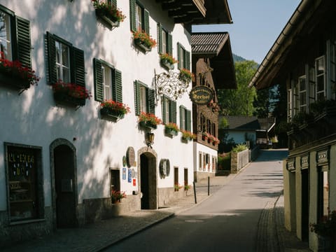 Property building, Neighbourhood, Street view