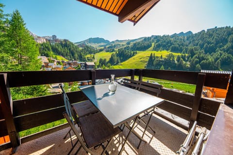 Balcony/Terrace, Balcony/Terrace, Mountain view