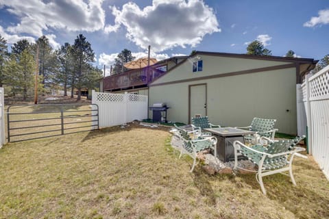 Comforting Woodland Park Home with Fire Pit! House in Woodland Park