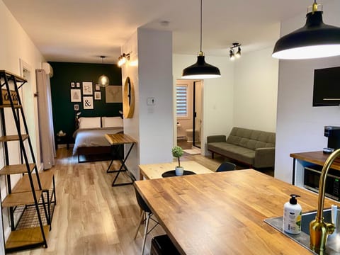 View (from property/room), Living room, Bedroom