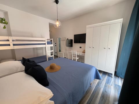 Photo of the whole room, bunk bed