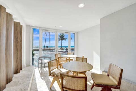 Lobby or reception, Seating area