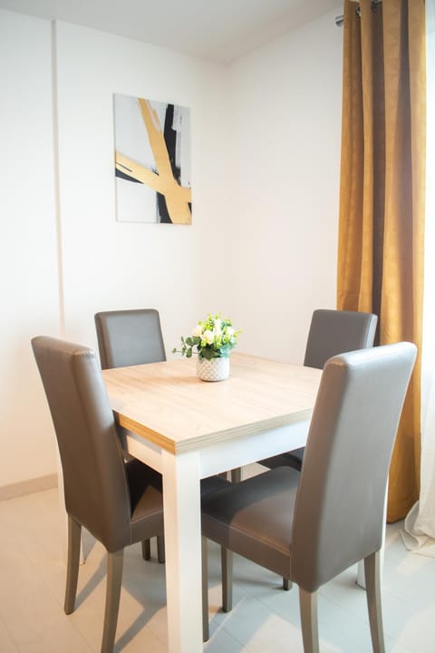 Le Joyau T2-55m2 Centre ville 10min Disney Apartment in Bussy-Saint-Georges