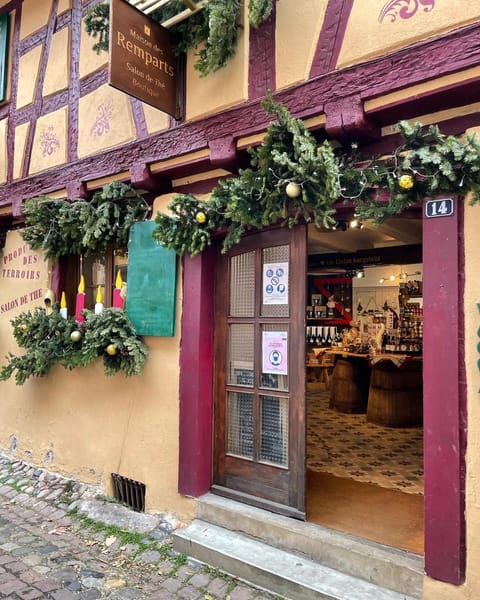 Facade/entrance