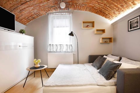 Bed, TV and multimedia, Living room, Photo of the whole room, Seating area