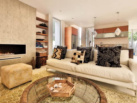 Living room, Seating area, fireplace, fireplace