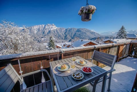 Day, Natural landscape, Winter, View (from property/room), Balcony/Terrace, Food and drinks, Dining area, Food, Mountain view, Breakfast