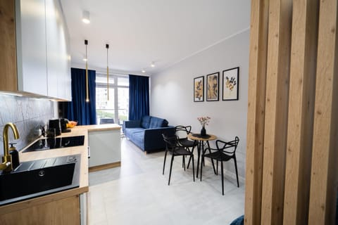 Kitchen or kitchenette, Seating area, Dining area