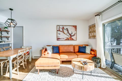 Condo with Balcony and Views - Steps to Ski Shuttle! Apartment in Fraser