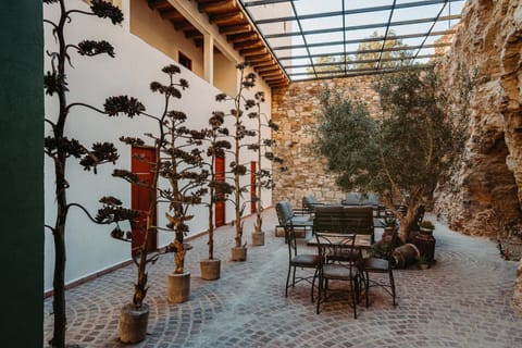 Patio, Balcony/Terrace, Living room, Seating area