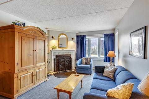 Pico D305 House in Mendon