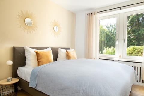 Bed, Photo of the whole room, Bedroom, Garden view